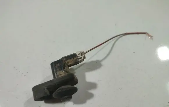 Nissan Almera Tino Front door sensor 