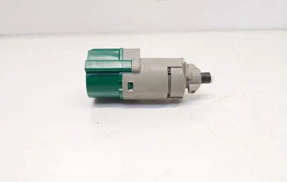 Peugeot 208 Brake pedal sensor switch 9818232480