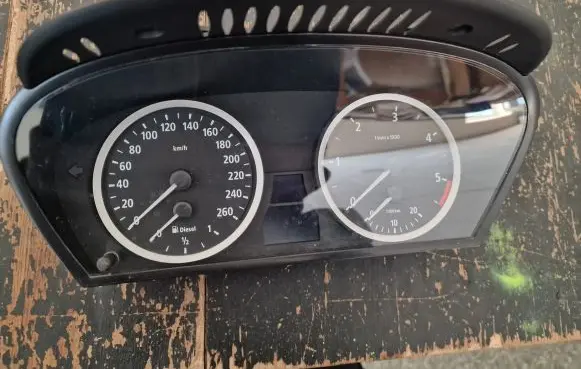 BMW 5 E60 E61 Speedometer (instrument cluster) 6983153