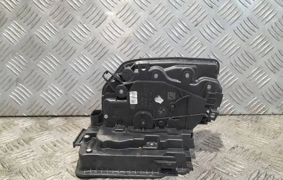 BMW 2 F45 Front door lock 7281934