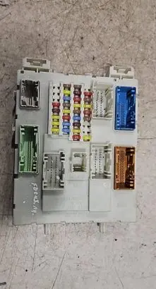 Ford Focus Fuse module BV6N14A073ES 00001260 522074F01