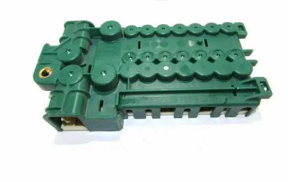 BMW 5 E39 Fuse module 8387543