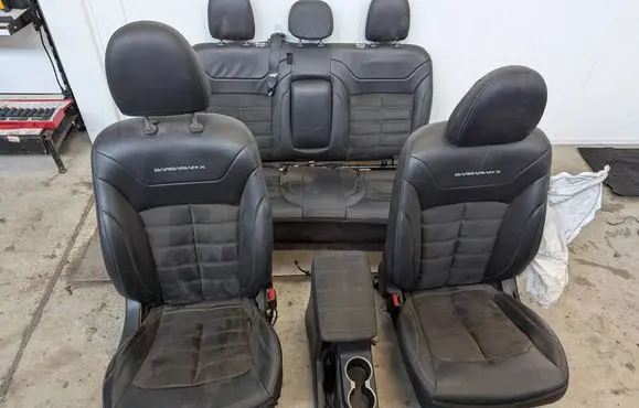 Mitsubishi L200 Seat set 