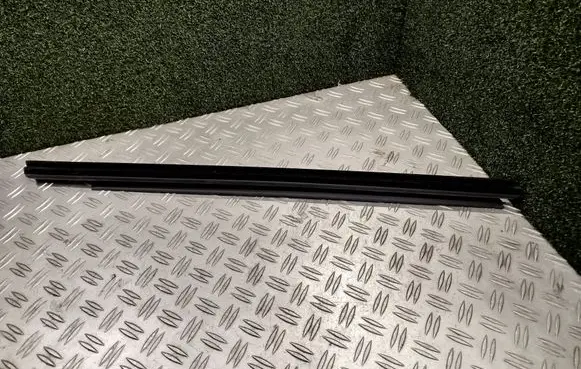 Front door glass trim molding