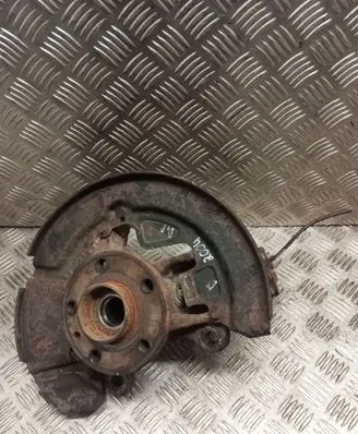 Front wheel hub