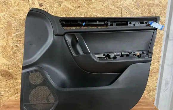 Volkswagen Touareg II Front door card panel trim 7P1867012 1415265906 20140407