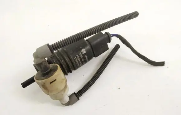 Opel Insignia A Windscreen/windshield washer pump 3240117 13250357
