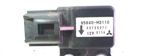 Hyundai Terracan Airbag deployment crash/impact sensor 95640-M3110