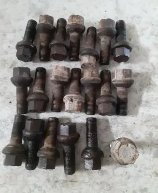 Volkswagen Transporter - Caravelle T4 Nuts/bolts 701601139B