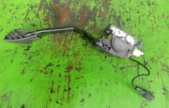 Peugeot 407 Accelerator throttle pedal 9650341780