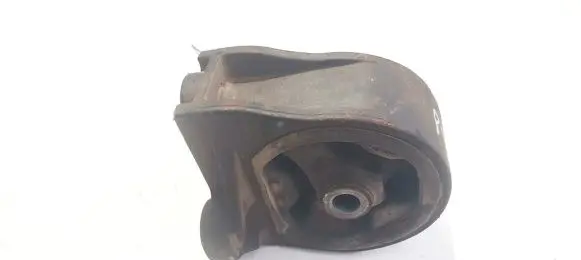 Honda FR-V Engine mount bracket