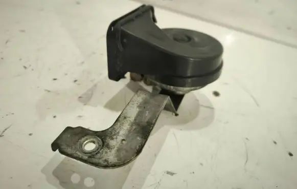 Volvo V50 Horn signal A046522