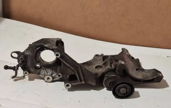 Volkswagen Touran II Generator/alternator bracket 03L903143C