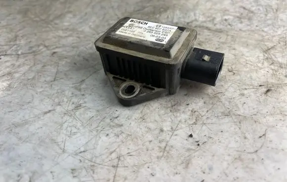 Volkswagen PASSAT B5 ESP acceleration yaw rate sensor 8e0907637a 0265005245