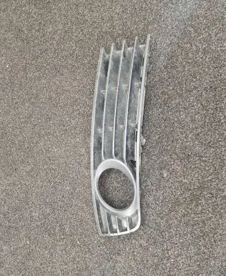 Audi A4 S4 B6 8E 8H Front bumper lower grill 8E0807682A