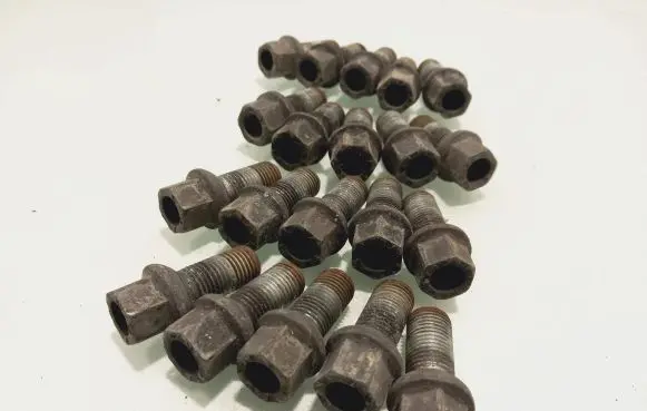 Skoda Octavia Mk2 (1Z) Nuts/bolts 