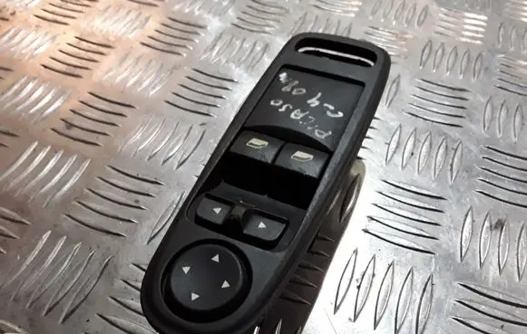 Citroen C4 I Picasso Electric window control switch 96639381ZD