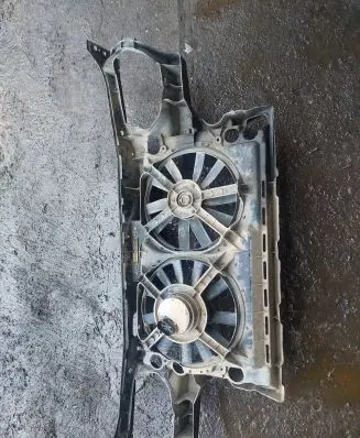 Volkswagen Golf III Radiator support slam panel