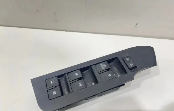 Chevrolet Captiva Electric window control switch 201003481