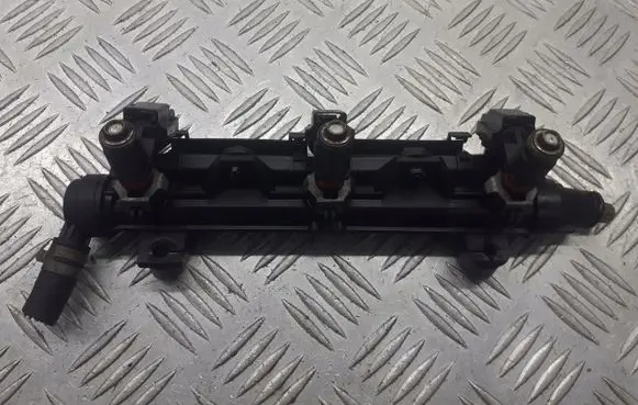 Seat Ibiza IV (6J,6P) Fuel main line pipe 03E133320A