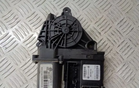 Volkswagen Caddy Front door window regulator motor 1T0959701T 5K0959793