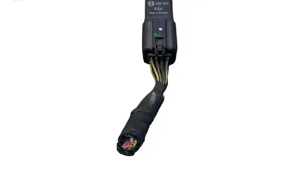 Volvo XC60 Glow plug pre-heat relay 30785663 0281003047