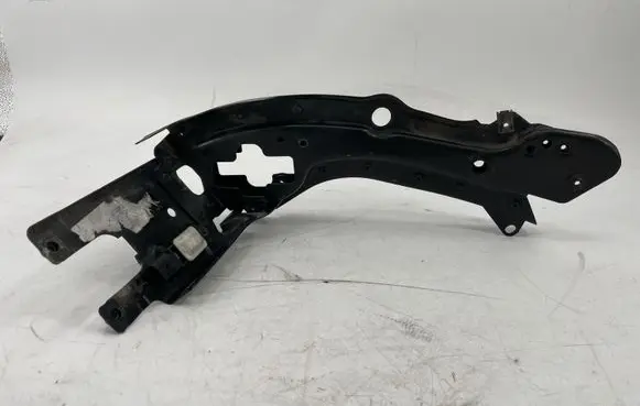 Mercedes-Benz E W211 Headlight/headlamp mounting bracket 
