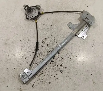 Rear door manual window regulator