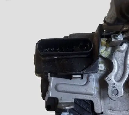 Volvo V40 Front door lock 31391823