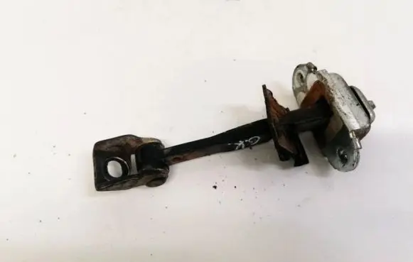 Skoda Octavia Mk2 (1Z) Rear door check strap stopper 1Z0839249