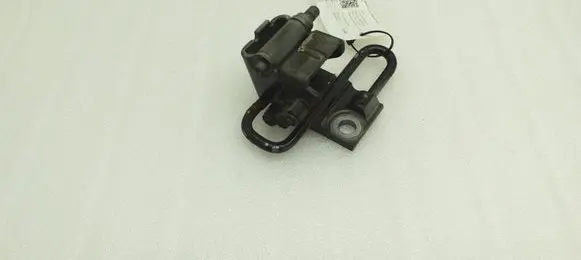 Audi TT TTS Mk2 Front door lower hinge 