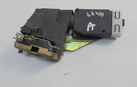 Mitsubishi Carisma Rear door lock