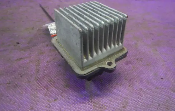 Mitsubishi Lancer VIII Heater blower motor/fan resistor 022A10H