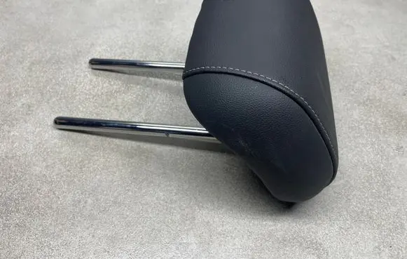 Opel Insignia B Rear seat headrest 