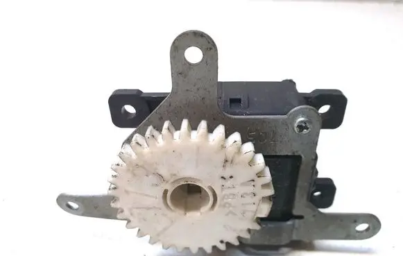 Toyota Avensis T270 Air flap motor/actuator 0638002160