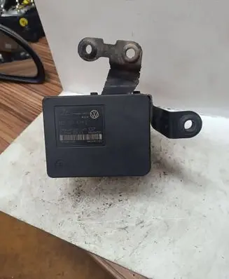 Volkswagen Golf IV ABS Pump 1C0907379E 00006065D5 10096003133