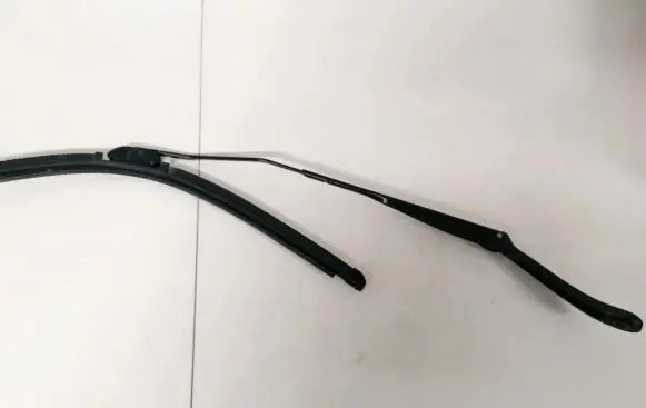 Renault Megane II Front wiper blade arm bg8200036916 hg8200036915