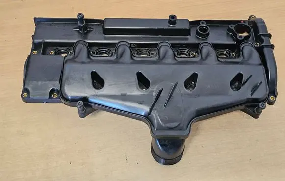 Volvo XC70 Rocker cam cover 30743259