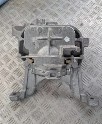 Engine mount bracket