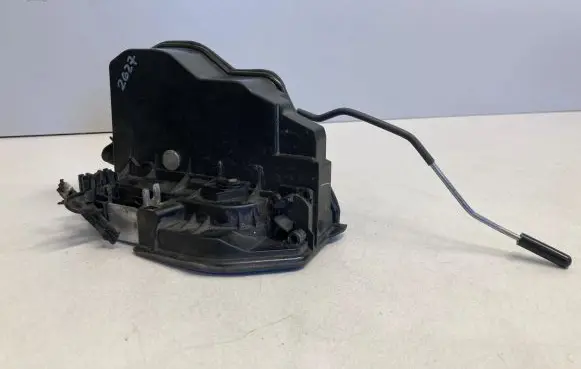 BMW X5 E70 Front door lock 7318423
