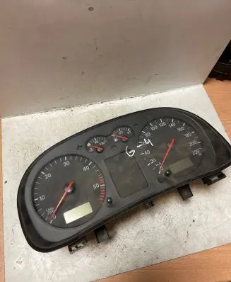 Volkswagen Golf IV Speedometer (instrument cluster) 1J0919860B 110008773003