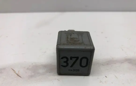 Audi A4 S4 B8 8K Other relay 8D0951253