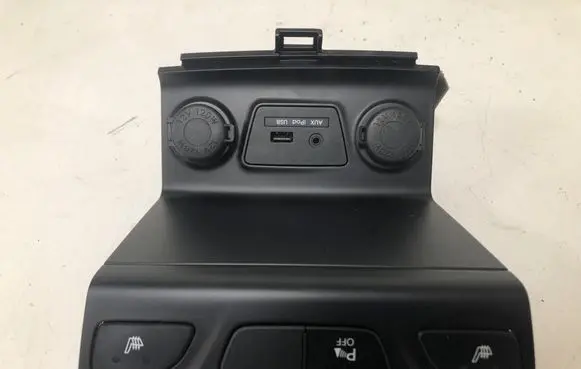 Hyundai ix35 Cigarette lighter trim front 846202Y920