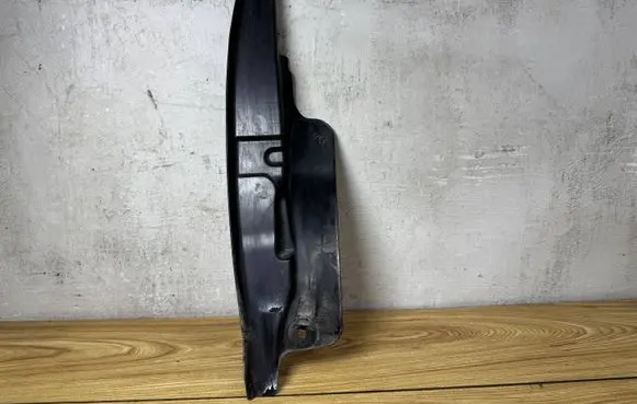 Volkswagen Golf VI Fender end trim 1K5821111A