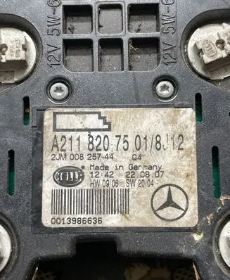 Mercedes-Benz E W211 Front seat light A2118207501 0013986636 2JM00825744
