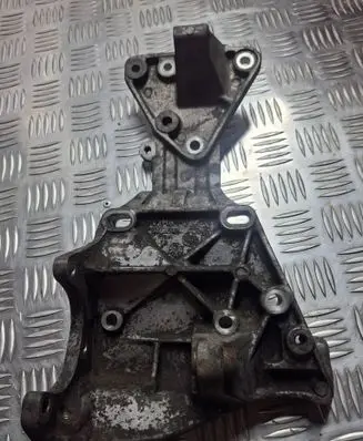 Volvo XC60 Generator/alternator bracket 31258329