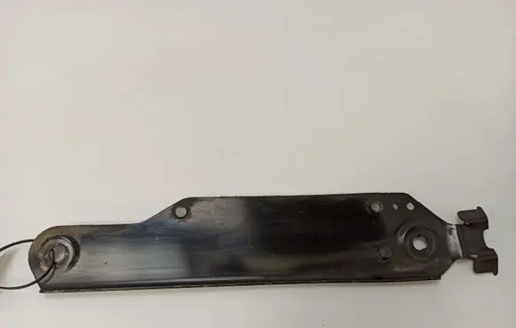 Radiator mount bracket