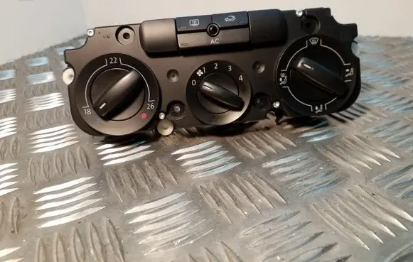 Volkswagen PASSAT B6 Climate control unit 1K0820047HB
