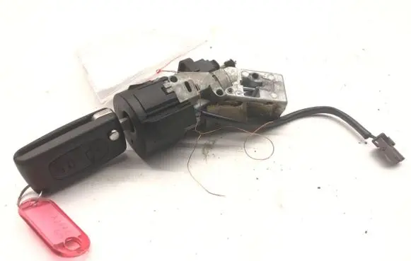 Citroen C4 I Ignition lock 9663123380