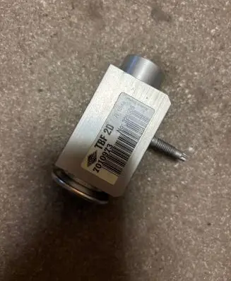 Volvo XC60 Air conditioning (A/C) expansion valve 326508 7010973